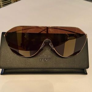 NWT Women Fendi Shades